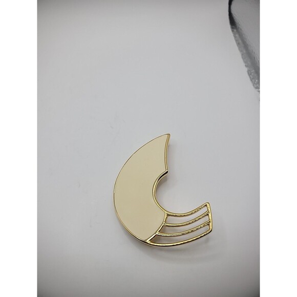 Vintage Monet Brooch Pin Beige Enamel Moon Shaped Cut Out Jewelry Costume - Picture 8 of 13